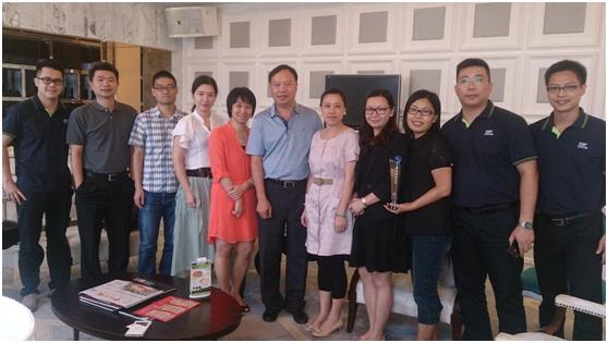 中荣再荣获“13/14年度广州宝洁Brand Operation供应商最佳客服团队大奖”